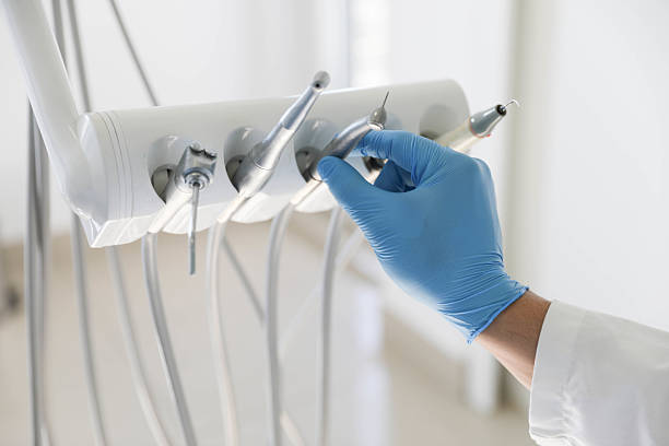 Professional Emergency Dentist technician working in Palm Springs North, FL